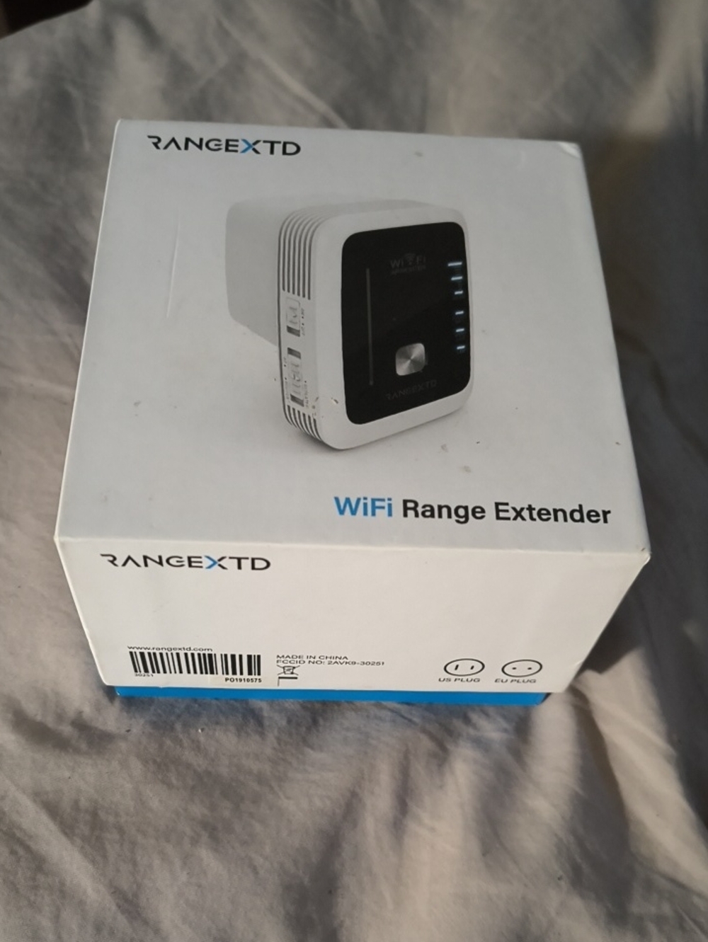 White WiFi Range Extender